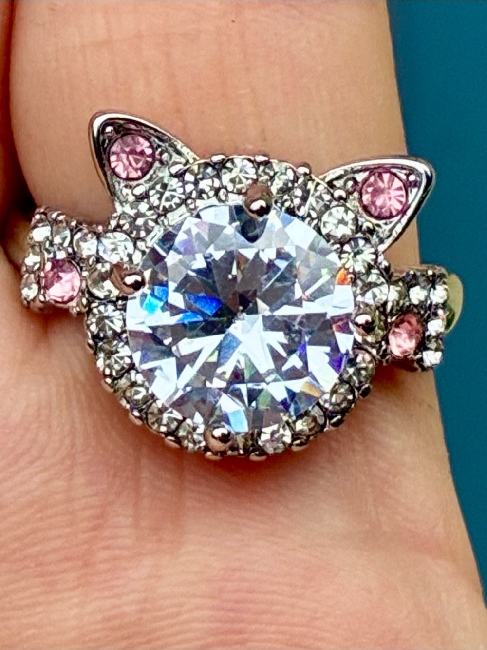 😻 Sparkling Cat CZ Halo Ring with Pink Rhinestone Accents